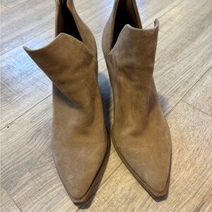 Steve Madden Camryn Suede Pointed Toe Ankle Boots in Light Brown